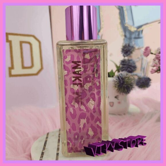 NWT 💖 Love in the Air: PINK MERRY MERRY Winter Berry and Magnolia Body Mist 💖 - Picture 3 of 3